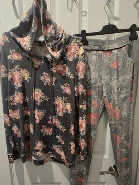 Lot of 2 Womens Lounge MOTIVE Floral Hoodie L Joggers L/XL Not Matching
